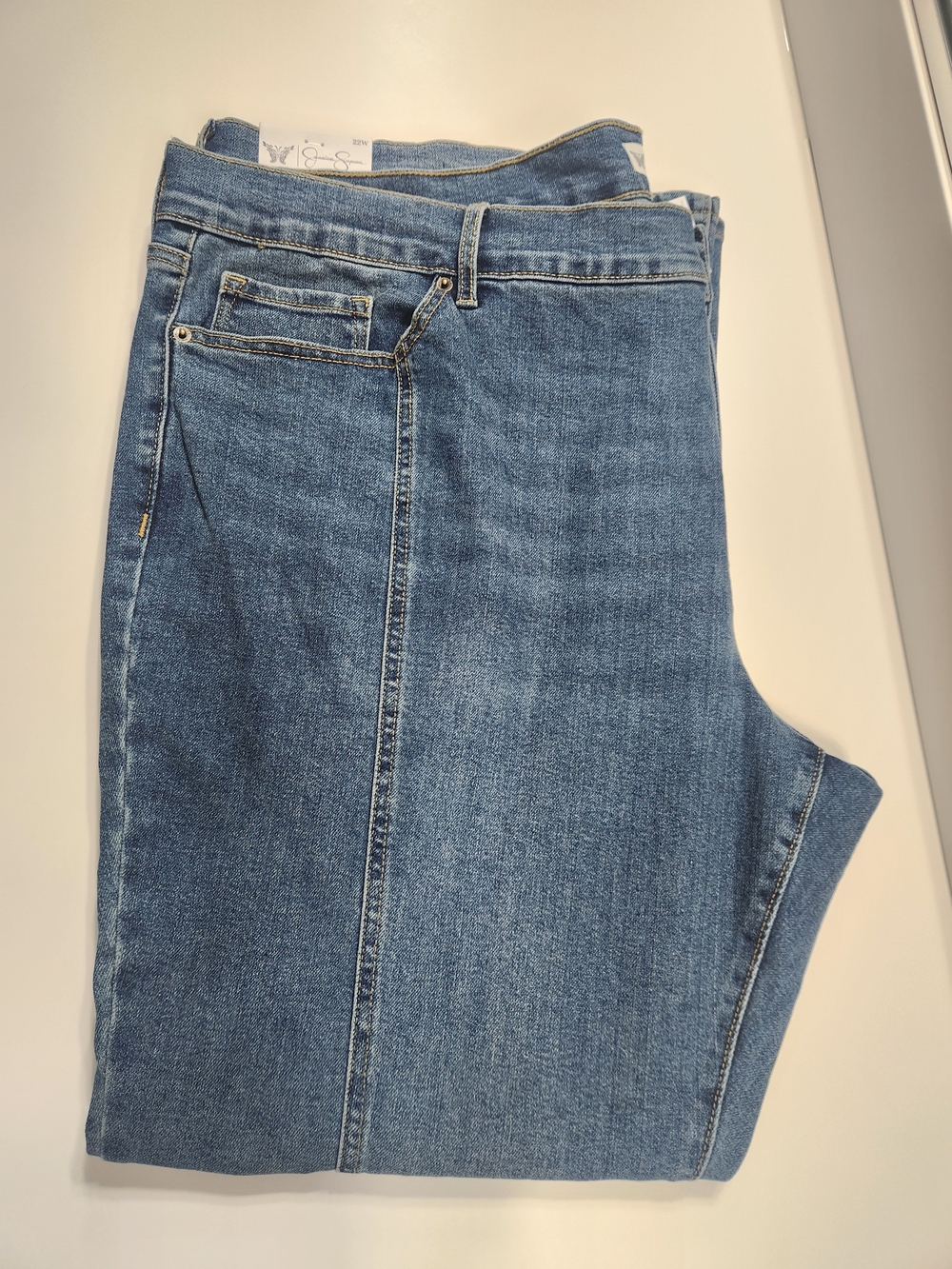 Jessica Simpson Women's and Women's Plus Daisy Fitted Flare Jeans - Picture 14 of 16